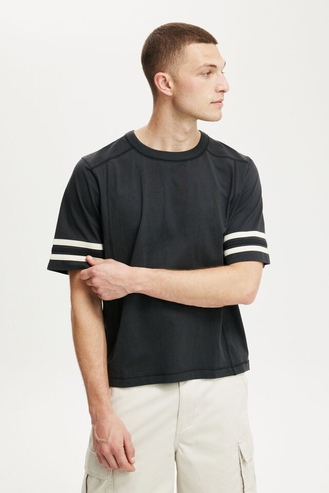 cotton on Cropped Fit Panel T-Shirt washed black