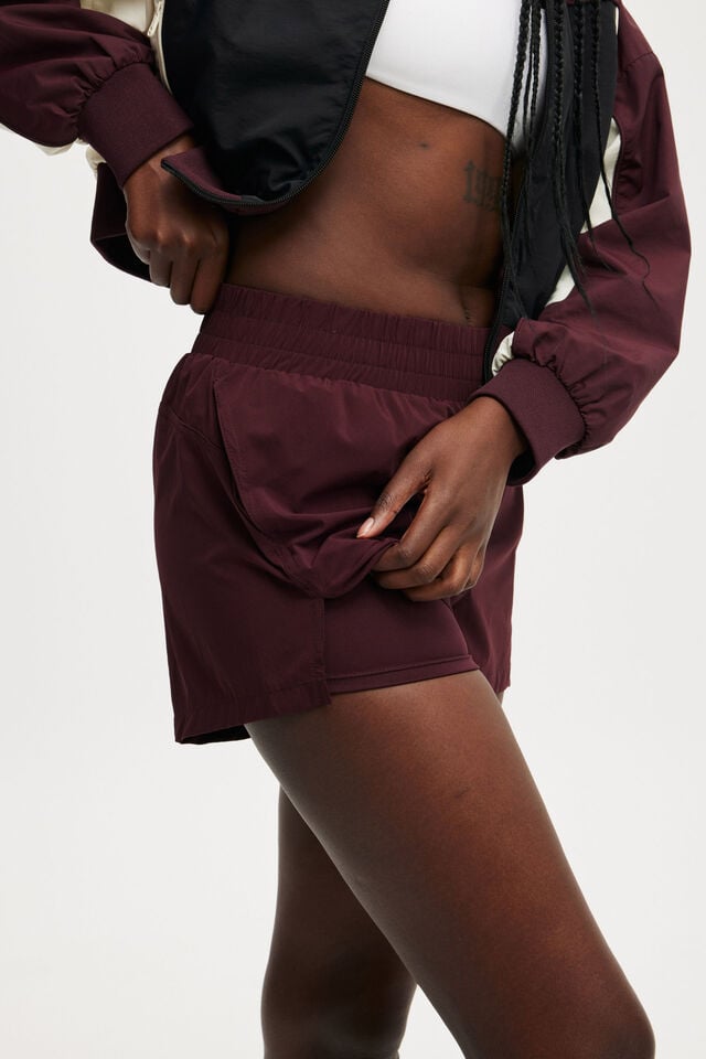 Cotton On On The Fly Curve Short Dark Oak