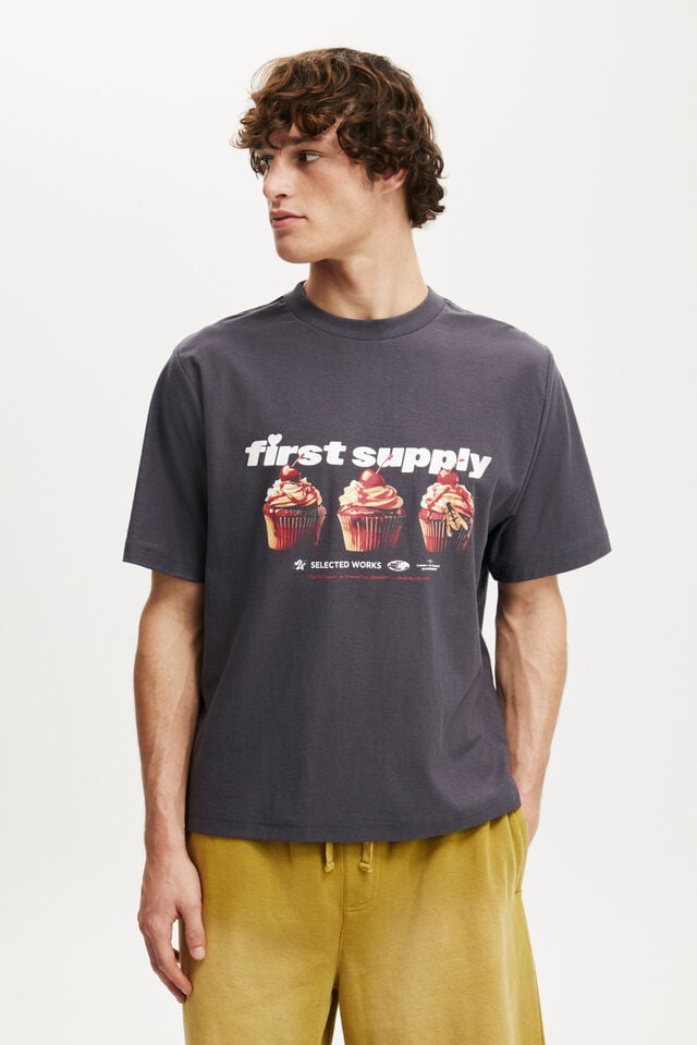 cotton on Cropped Fit Graphic T-Shirt late night blue/cupcakes