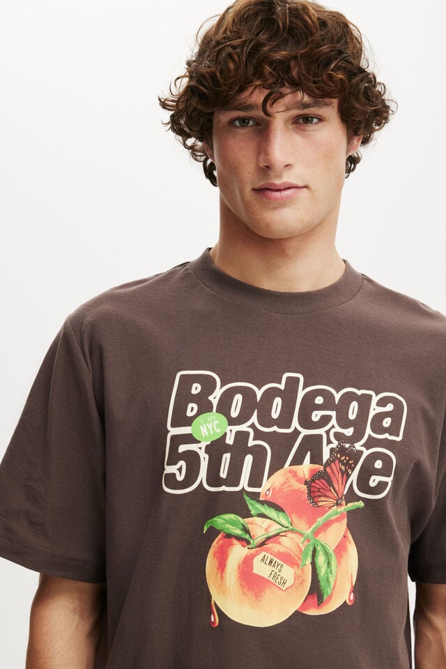 Cotton On Cropped Fit Graphic T-Shirt Washed Chocolate/5th Ave