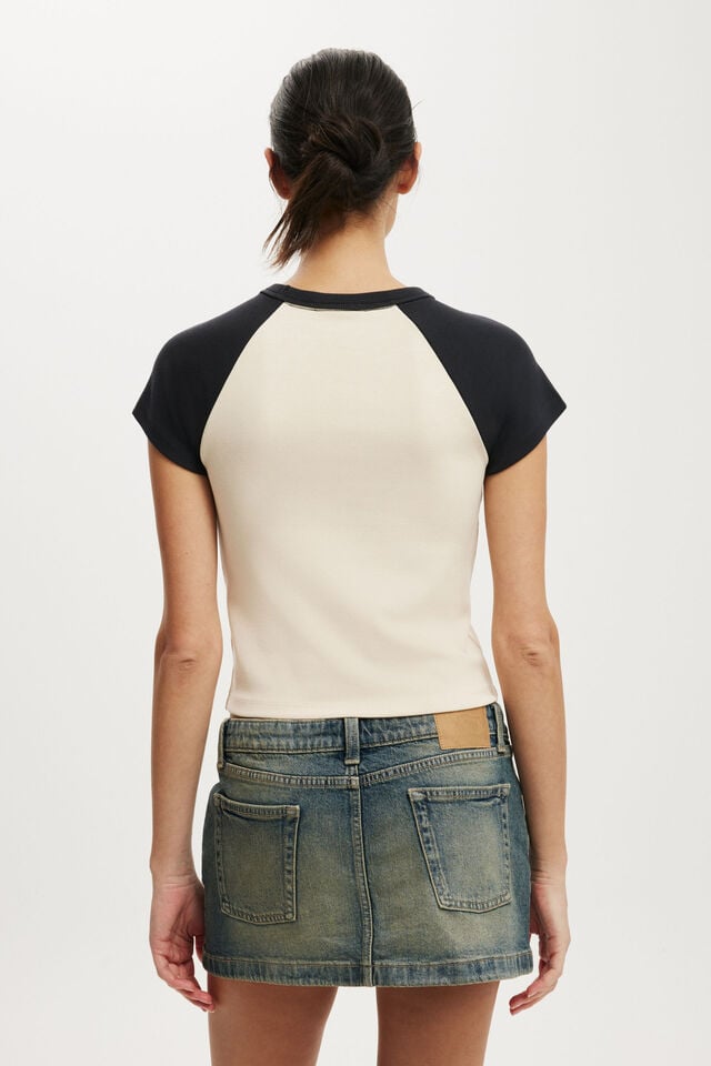 Cotton On Ford Raglan Graphic Tee Lcn Ford 1970 302 Boss / Coconut