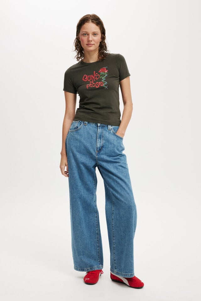 Cotton On Guns N Roses Fitted Longline Tee Lcn Br Guns N Roses Barbwire Rose / Washed Bl