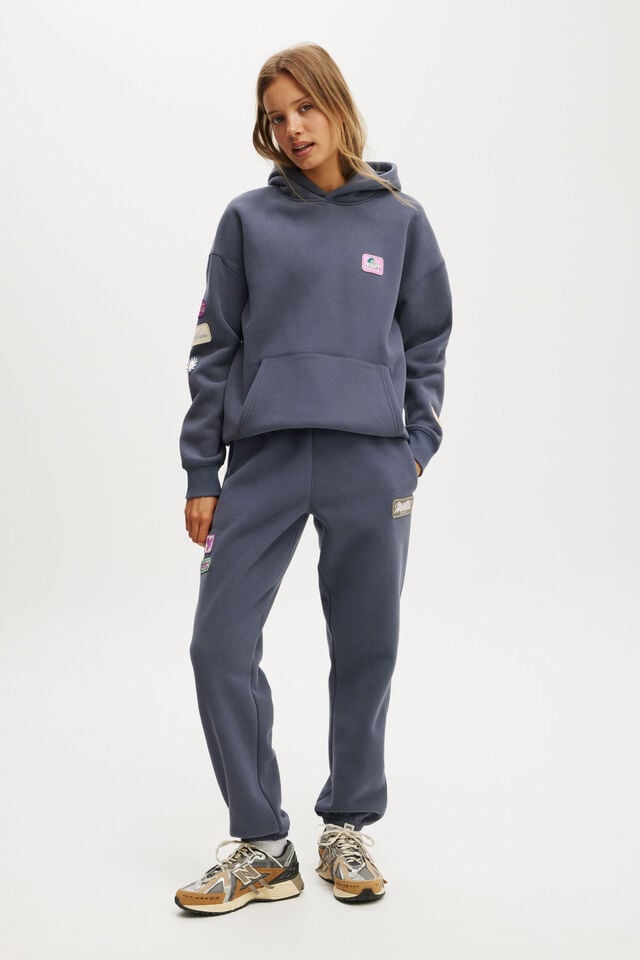 Cotton On Plush Premium Graphic Hoodie Folkstone Grey/badge