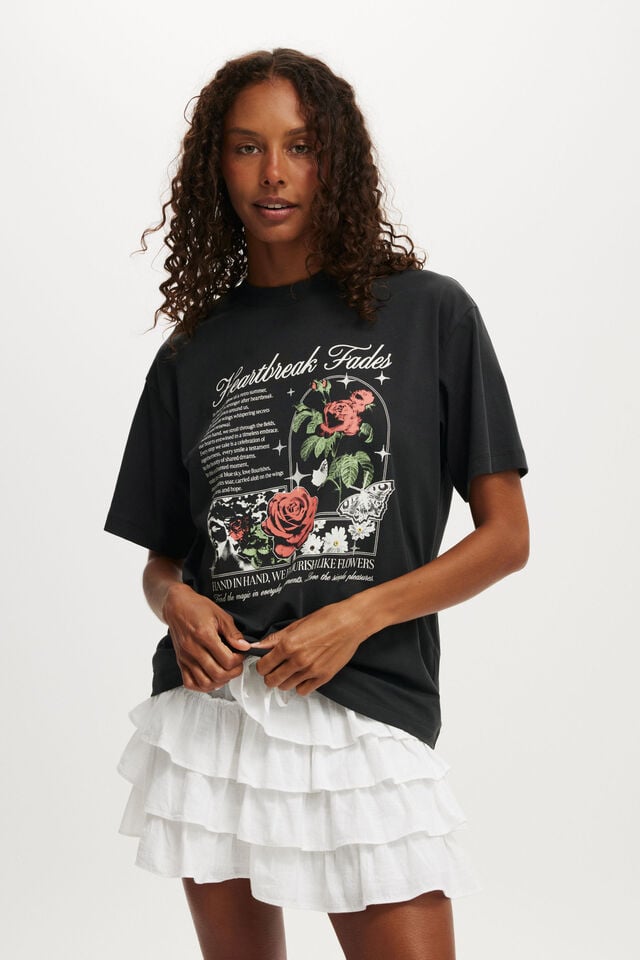cotton on The Boxy Graphic Tee heartbreak fades/washed black