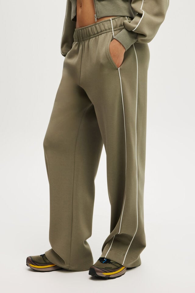 Cotton On The Ultimate Soft Sweatpant Jungle Green/coconut Milk