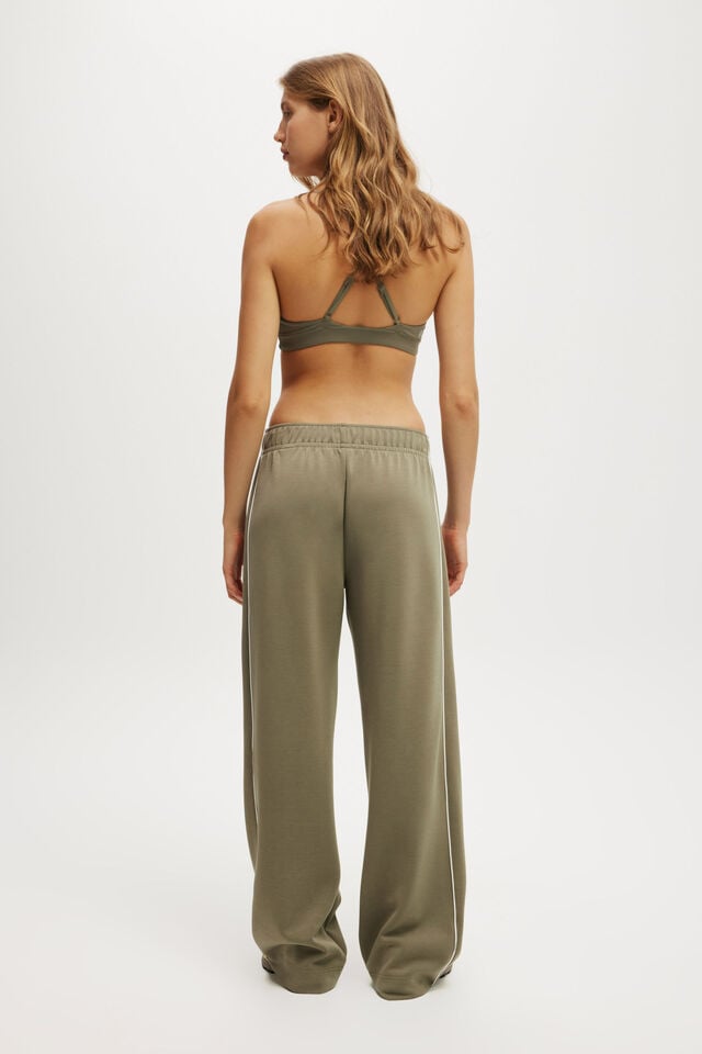 Cotton On The Ultimate Soft Sweatpant Jungle Green/coconut Milk