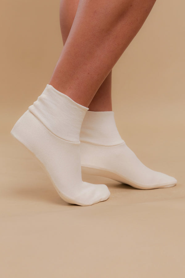 Cottonique Latex-Free Adult Booties (2 Pairs/pack)