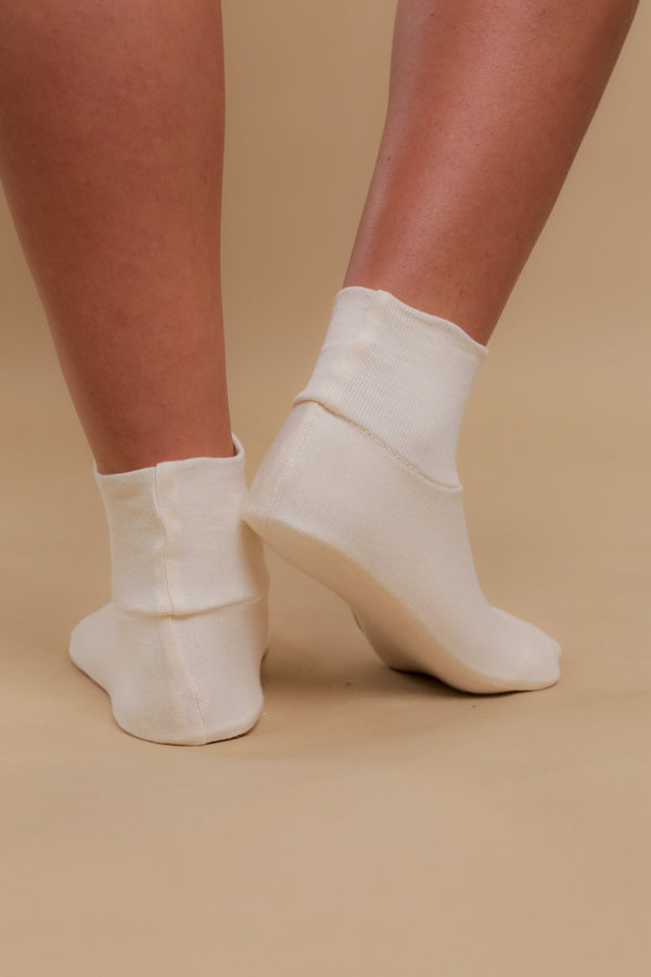 Cottonique Latex-Free Adult Booties (2 Pairs/pack)