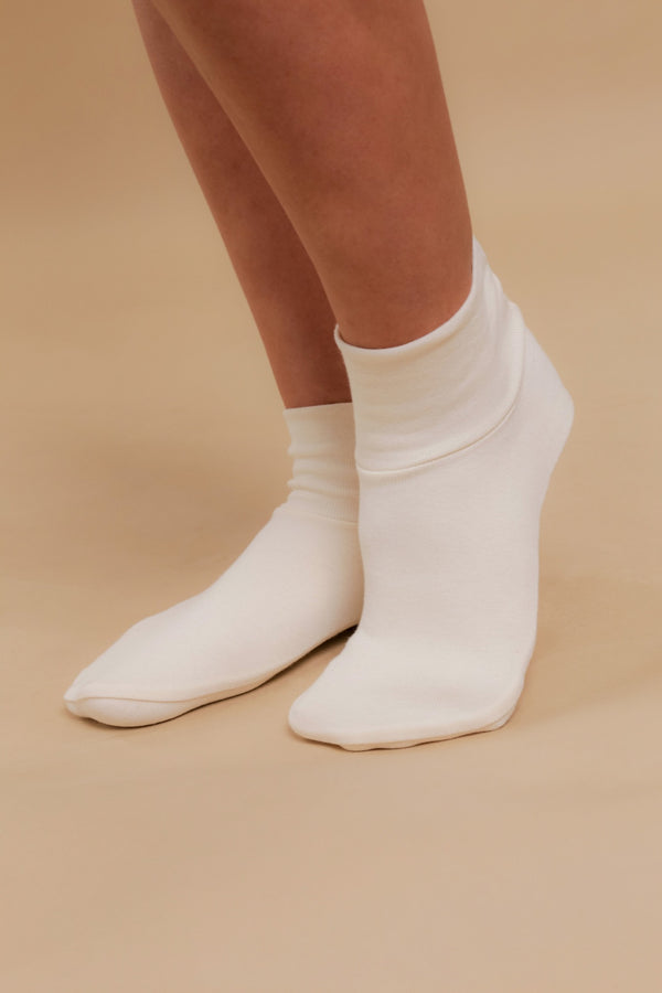Cottonique Latex-Free Adult Booties (2 Pairs/pack)