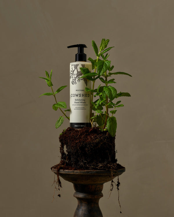 Cowshed Restore Exfoliating Hand Wash