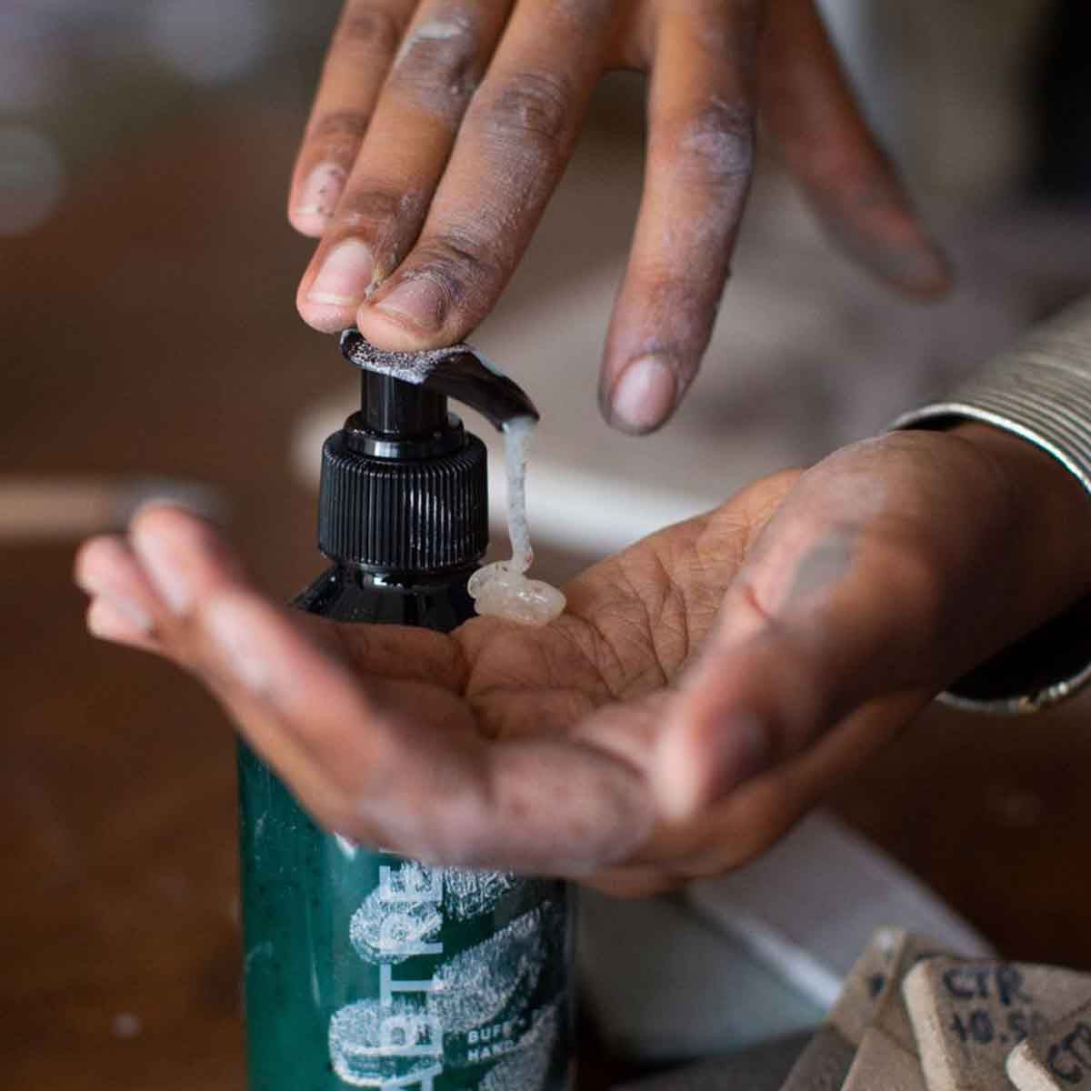 Crabtree & Evelyn Buff + Polish Hand Wash - 250ml