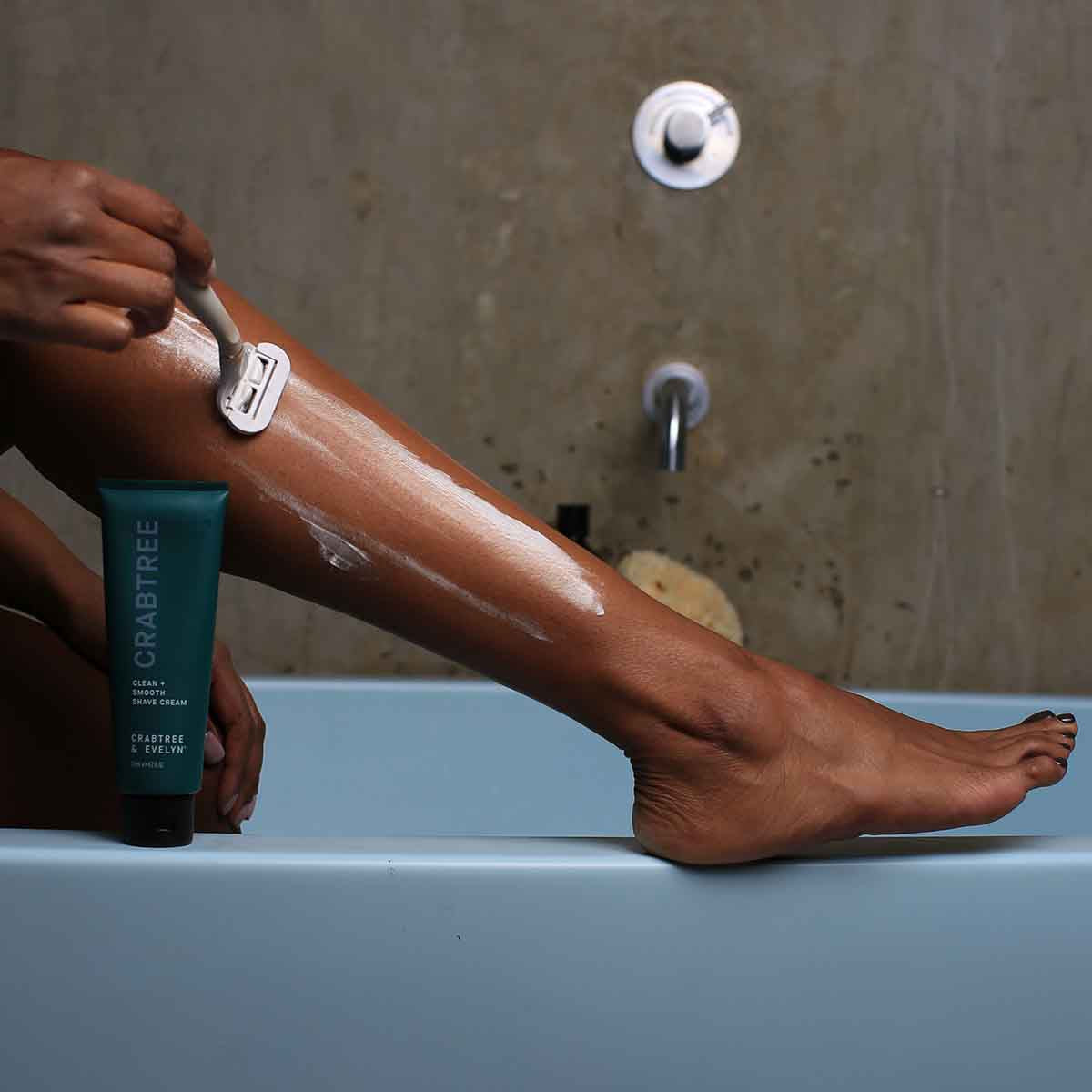 Crabtree & Evelyn Clean + Smooth Shave Cream - 125ml