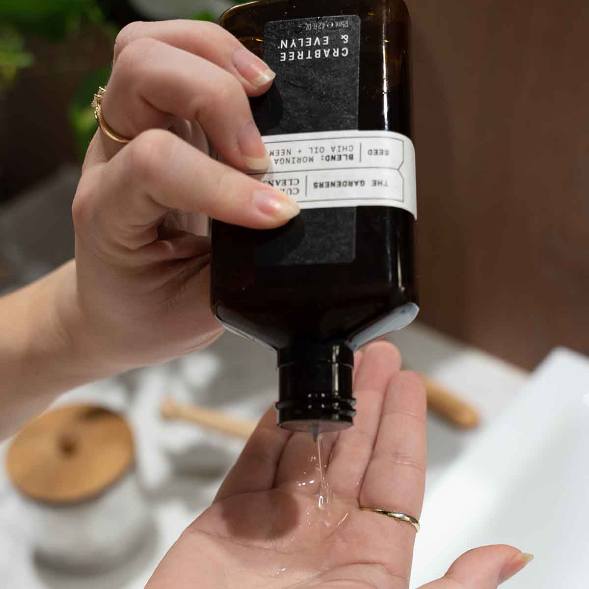 Crabtree & Evelyn Cultivated Cleansing Oil - 125ml