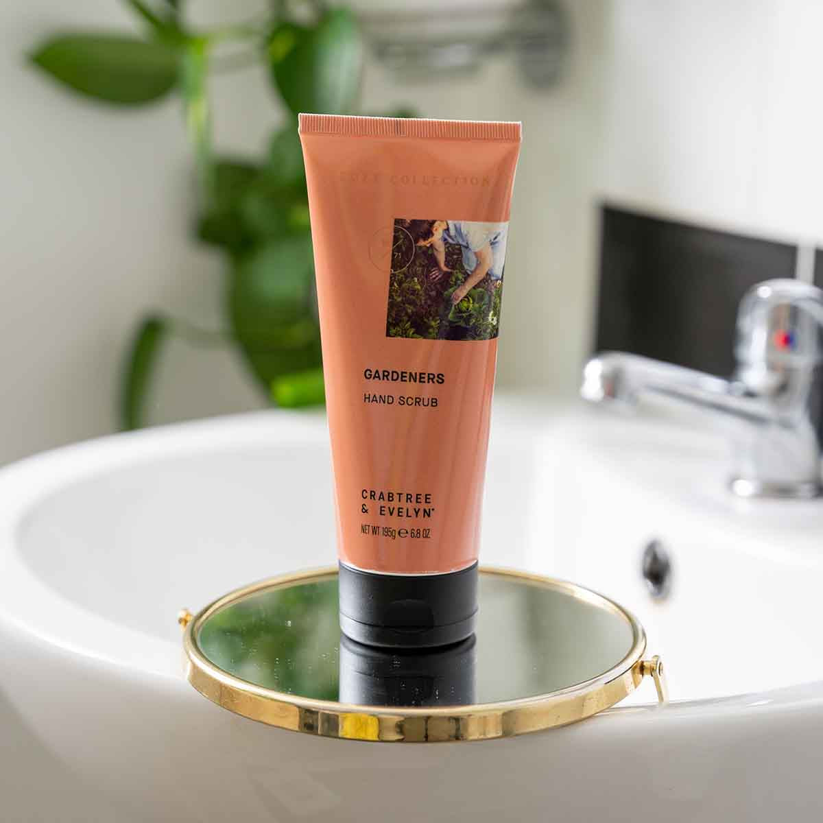 Crabtree & Evelyn Gardeners Hand Scrub - 195g