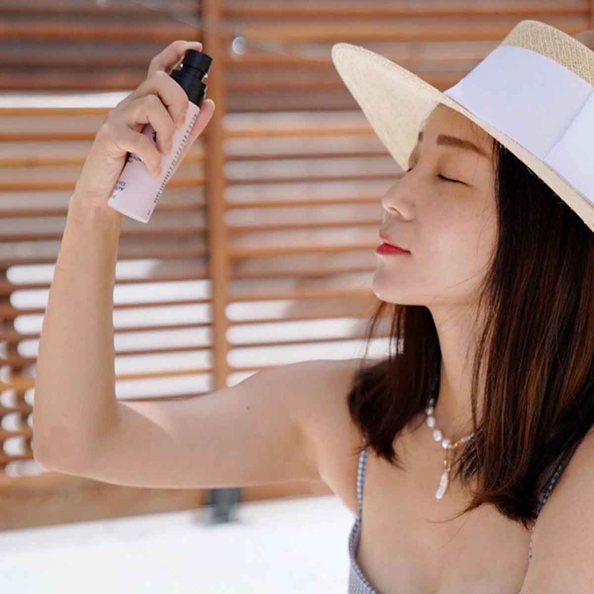 Crabtree & Evelyn Refresh Floral Face Mist - 75ml