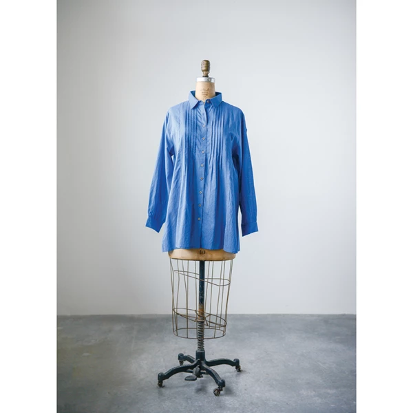 creative co op Cotton Voile Pleated Favorite Shirt Large
