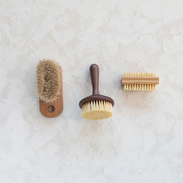 Creative Co Op Bamboo & Polyester Brush Natural