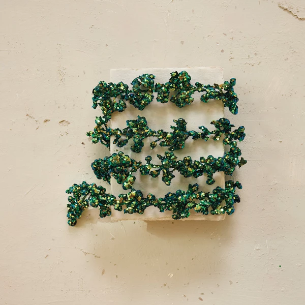 Creative Co Op Foam & Glitter Ball Garland Iridescent Finish Green
