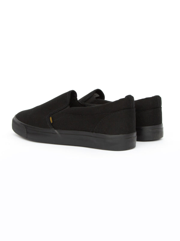 Crosshatch Ramp MVE Pumps Black