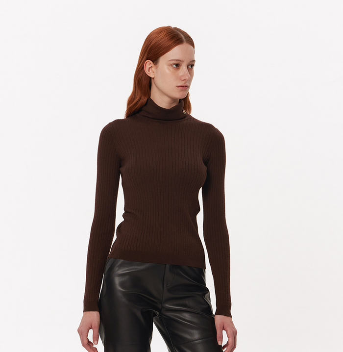 crush RIBBED CASHMERE TURTLENECK TOP White