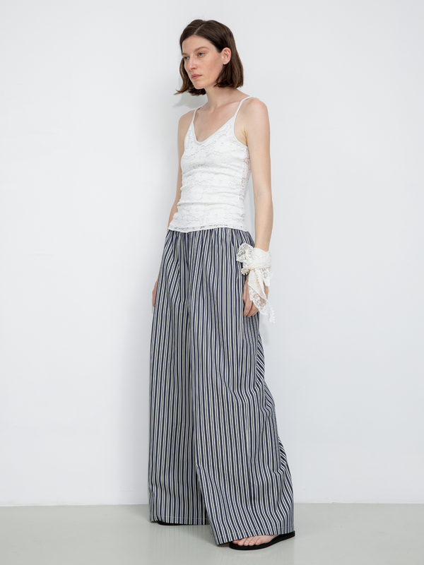 Cubic Lace Slim-Fit V-Neck Cami Top White