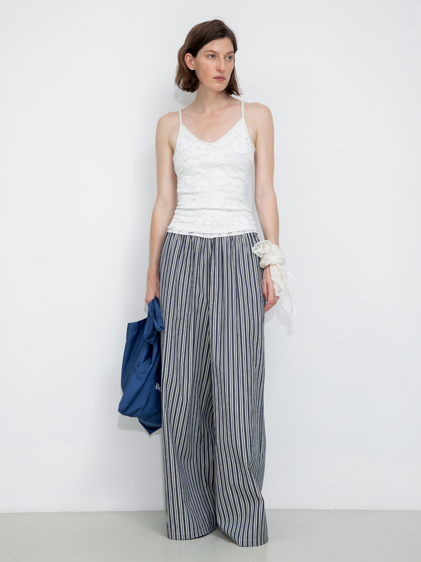 cubic Lace Slim-Fit V-Neck Cami Top White