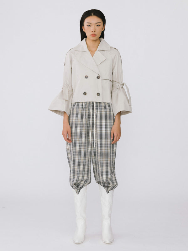 Cubic Loose Sleeved Short Trench Coat Beige