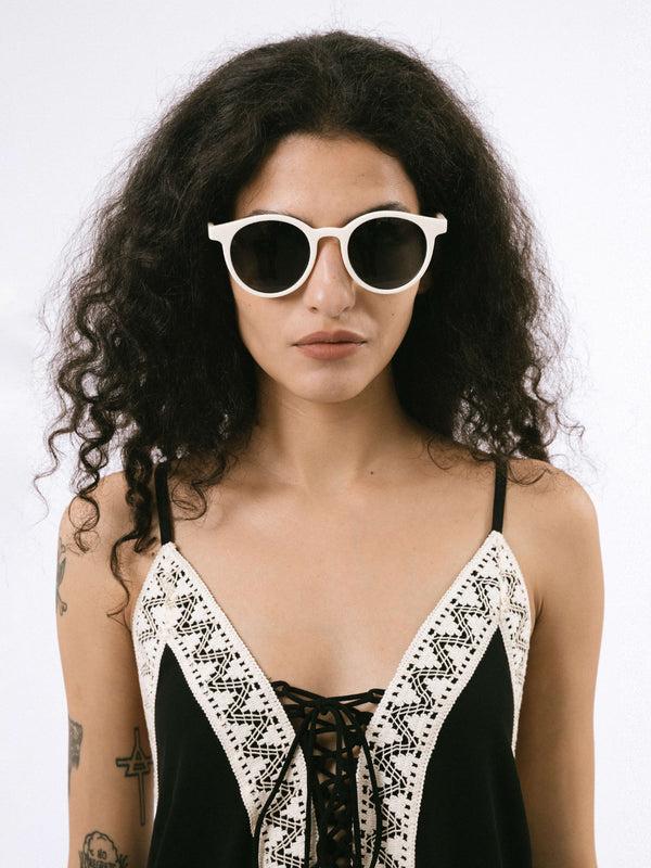 Cubic Retro Round Sunglasses White