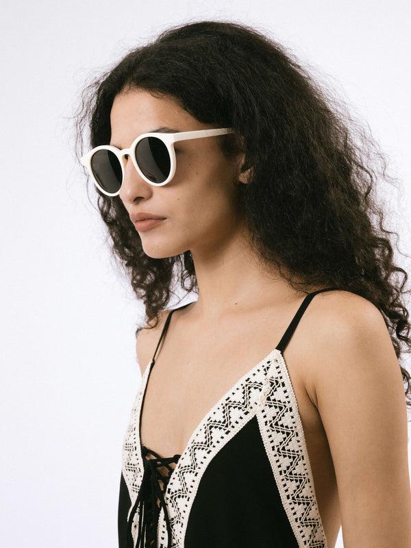 Cubic Retro Round Sunglasses White