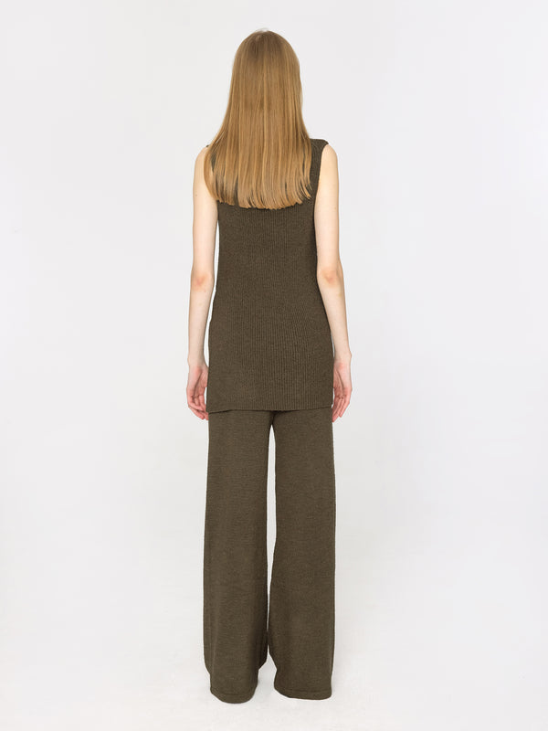 Cubic Sleeveless Slitted Thin Knit Top Brown