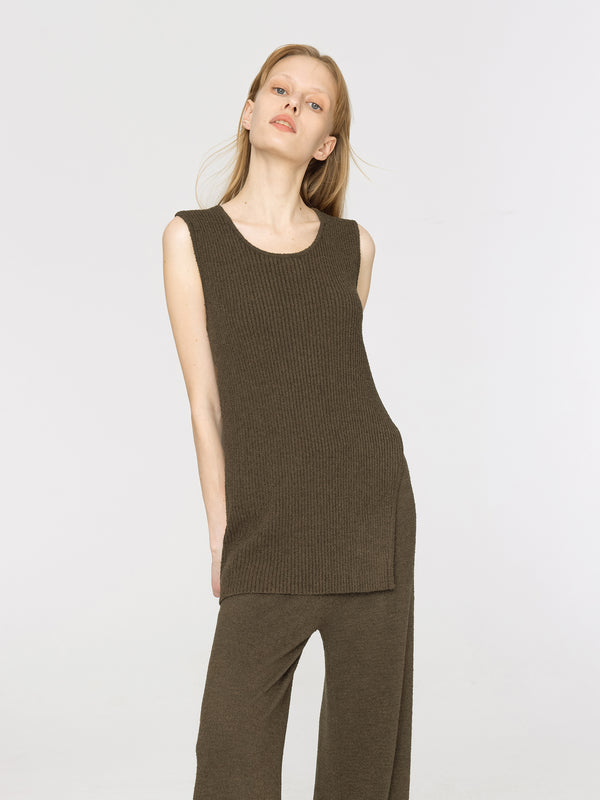 cubic Sleeveless Slitted Thin Knit Top Brown