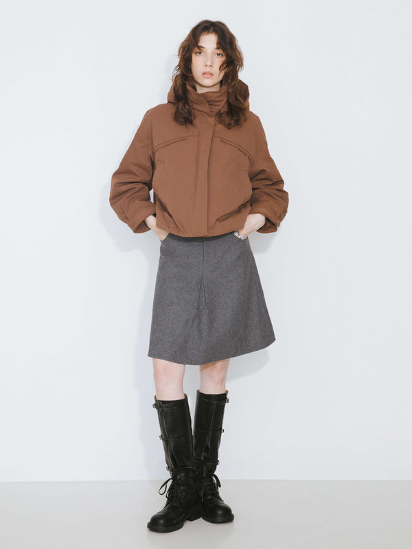 Cubic ONE BY CUBIC High Neck Short Loose Hem Down Jacket With Hood White