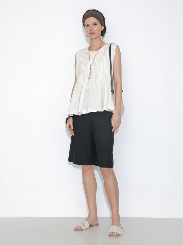 Cubic Pleated Sleeveless Blouse With Necklace Beige