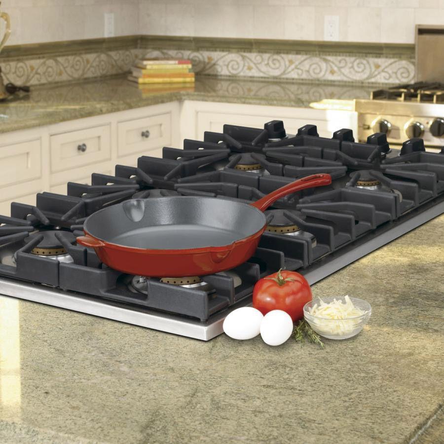 Cuisinart Chef’s Classic ™ Enameled Cast Iron Cookware 10" Skillet CI22-24CR Red