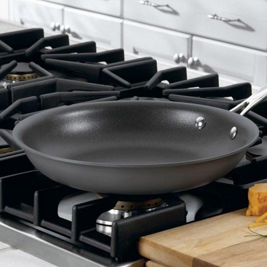 Cuisinart Chef’s Classic ™ Nonstick Hard Anodized 10” Skillet 622-24