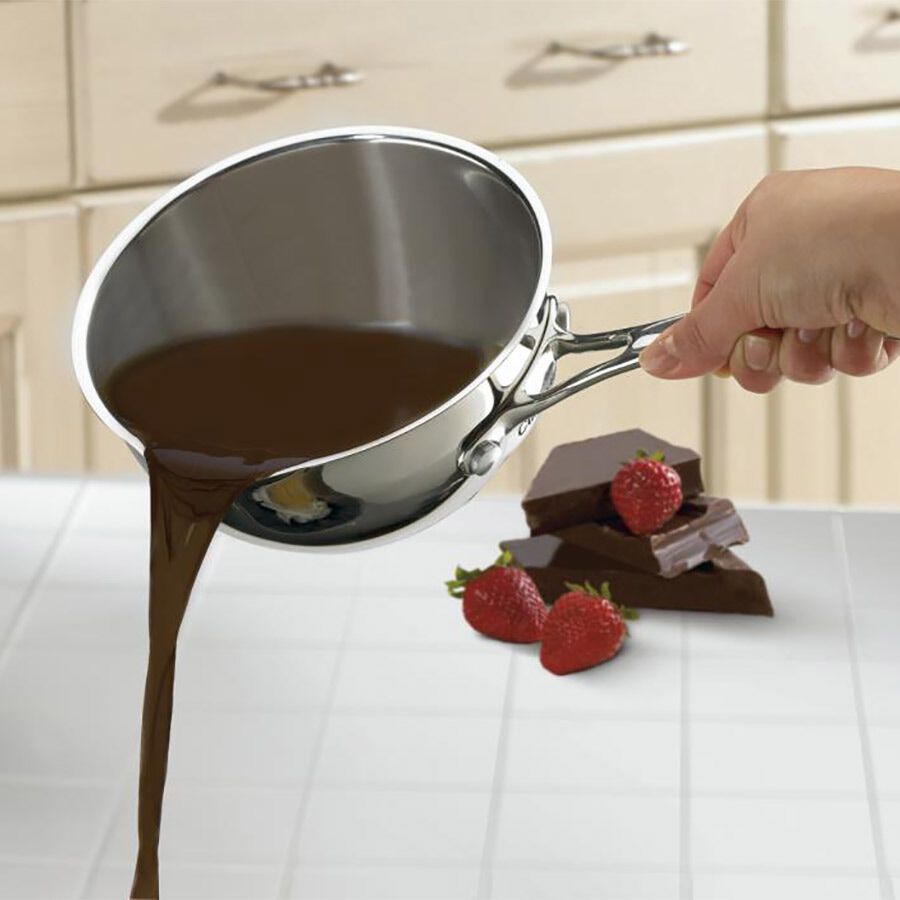Cuisinart Chef's Classic ™ Stainless 1 Qt. Pour Saucepan 735-16OP
