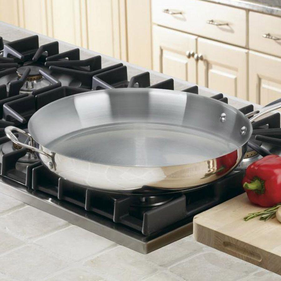 Cuisinart Chef's Classic ™ Stainless 14" Skillet With Helper Handle 722-36HP1 Stainless Steel
