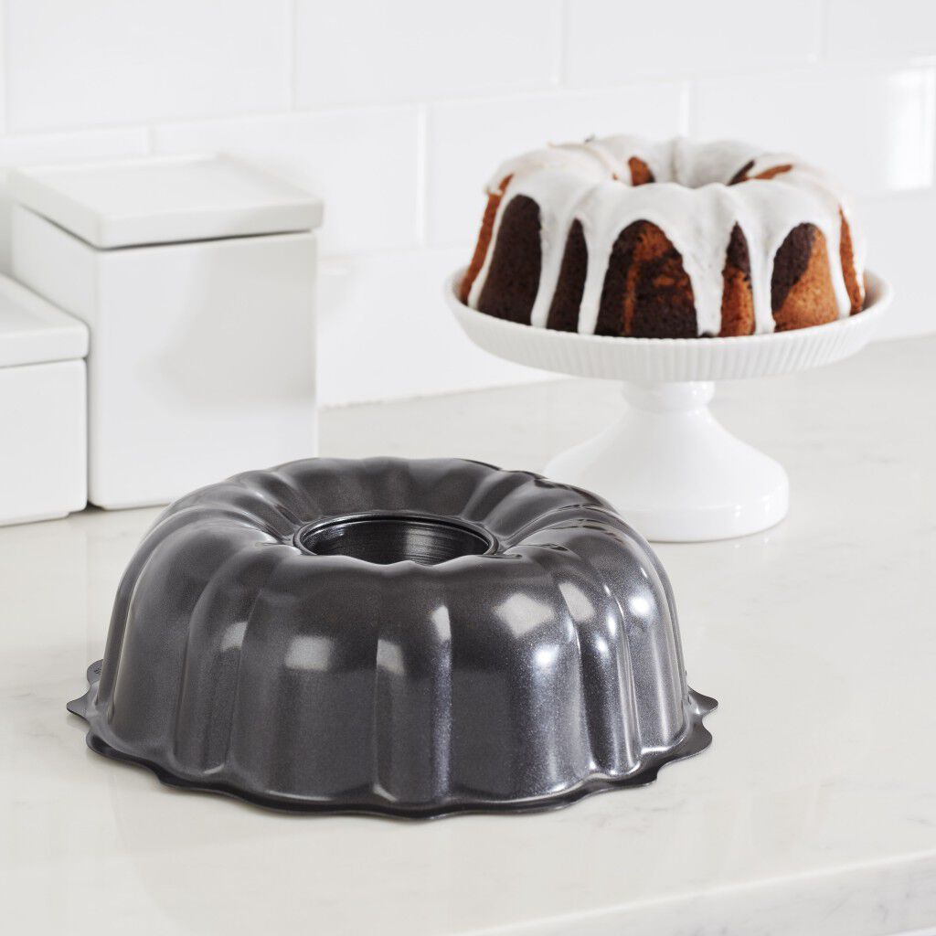 Cuisinart 9.5" Fluted Cake Pan AMB-95FCP