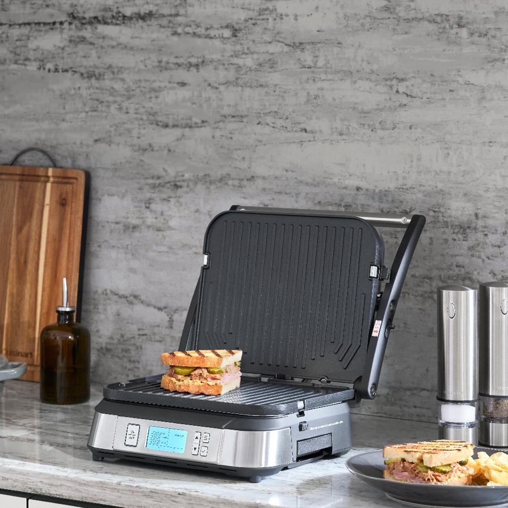 Cuisinart Griddler ® With Smoke-Less Mode GR-6SNAS