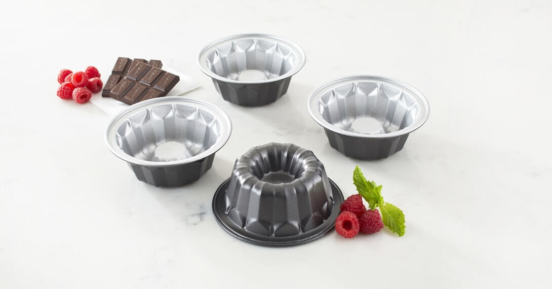 Cuisinart Mini Bundt Pans (Set Of 4) CMBM-4BNT Black