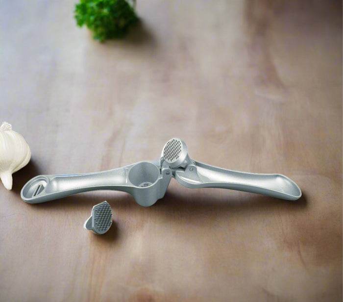 Cuisinox Cuisinox Garlic Press With Cleaner Tool Garlic Presses