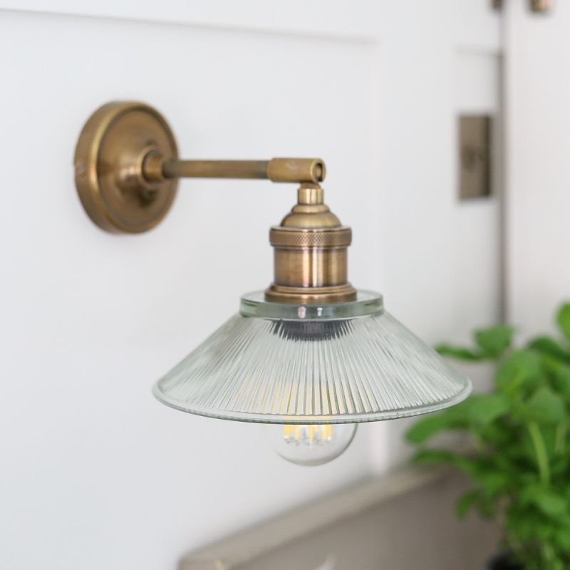 Culinary Concepts Antique Brass Straight Fitment With Small Ribbed Triangular Shade