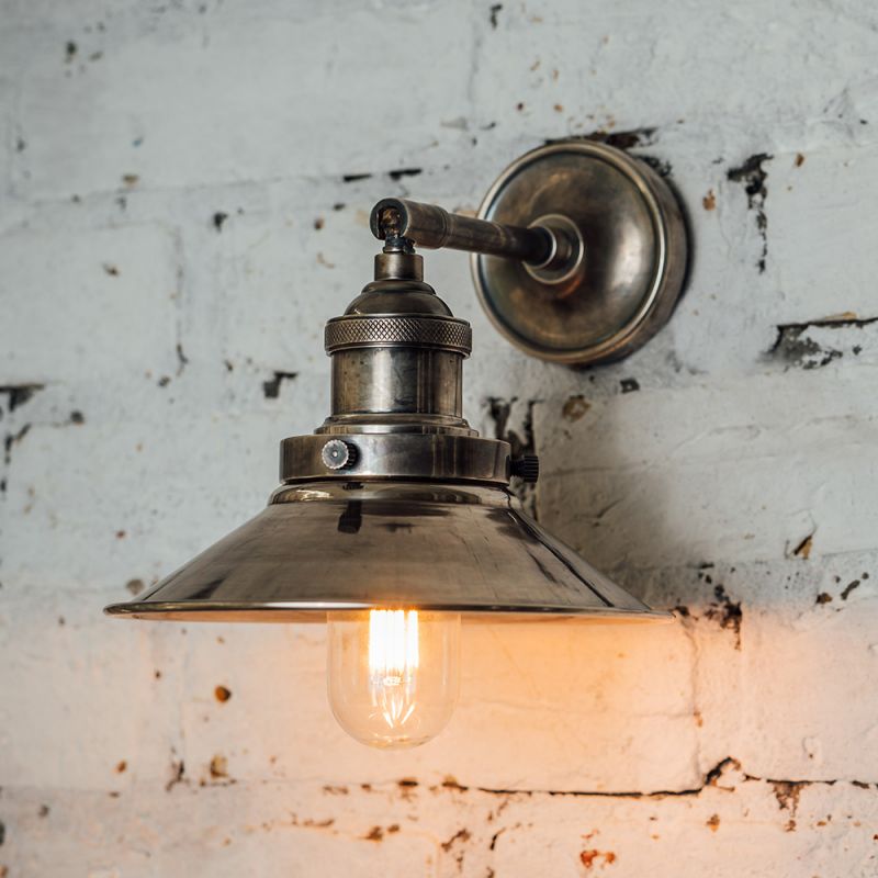 Culinary Concepts Antique Silver Straight Fitment With Small Antique Silver Metal Triangular Shade