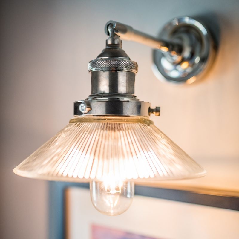 Culinary Concepts Antique Silver Straight Fitment With Small Ribbed Triangular Shade