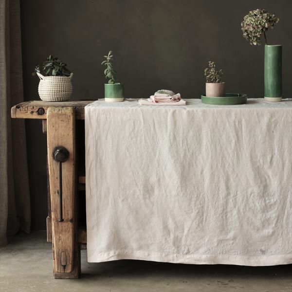 culinary concepts Linen Tablecloth Shell