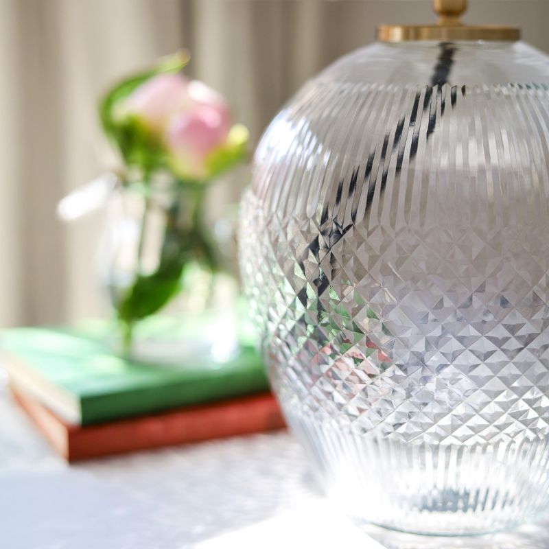 Culinary Concepts Diamond Glass Bud Table Lamp With White Shade