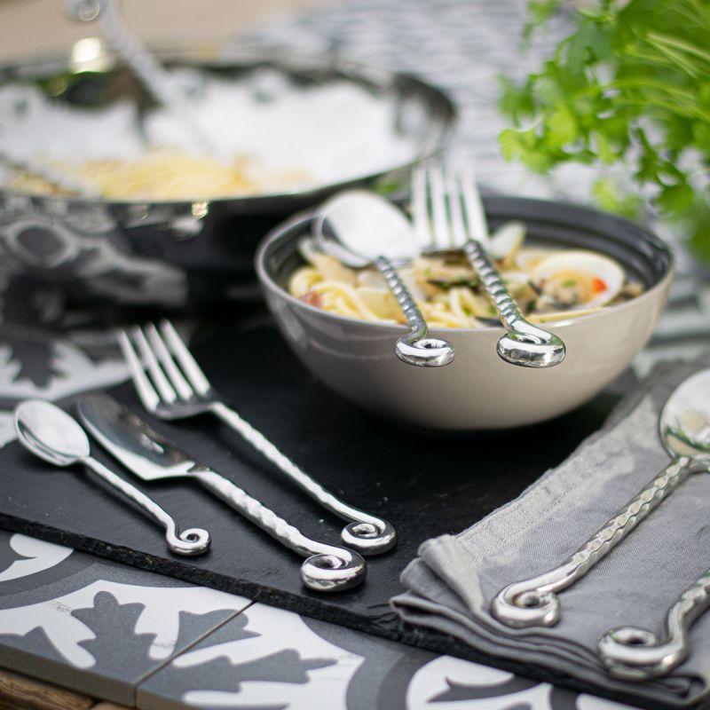 Culinary Concepts Hammered Shell Seven Piece Place Setting