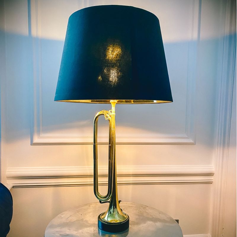 Culinary Concepts Large Hanover Bugle Lamp With Black Shade