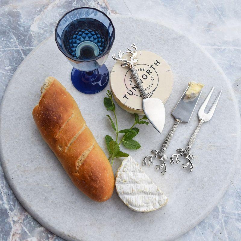 Culinary Concepts Set Of Three Stag Head Cheese Knives