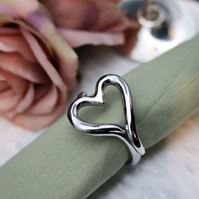 culinary concepts Set of Two Amore Heart Napkin Rings